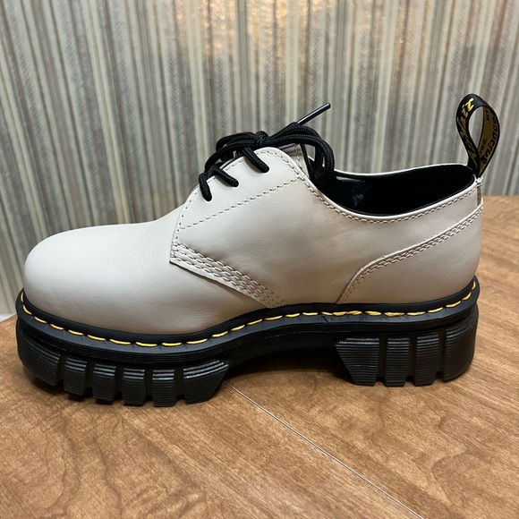 Doc Marten platform oxfords cream light grey - Picture 8 of 10